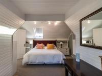 Suite with Mountain View