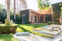 B&B Marrakech - Villa Pauline with private pool & garden, hotel service and no insight. - Bed and Breakfast Marrakech