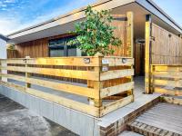 Cabin - Private Hot Tub & Swimming Pool - B&B Fareham