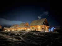 Górskie Przysiółki w Koniakowie - Dom z bala JODEŁKA - B&B Koniaków