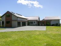 Lake Taupō Luxury Home plus Hideaway Apartment - Bed and Breakfast