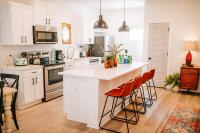 Artist Retreat - Near Downtown, Stadium, Campus - B&B