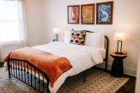 Bright Artist's Cottage-Mins to Downtown, Campus - Bed and Breakfast Athens