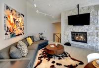 Luxury Condo On River Next to Ski Resort I Hot Tub I Views I Best Price I FREE Adventures Daily - B&B Winter Park