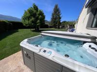 VILLA SAINTE BAUME Piscine Jacuzzi tout confort - B&B Nans-les-Pins