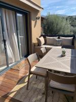 King Studio with Sofa Bed