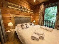 LE MONTAGNARD Chalet en bois - B&B