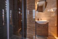 Vierbettzimmer mit eigenem Bad