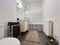 Maison Lille à 50m du métro - B&B
