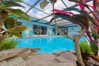 5 Bed 3 Bath Waterfront Pool! Great for families! - B&B
