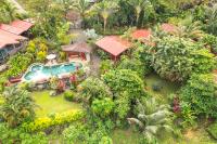 Toucan Villa -riverfront With Pool & Near A Beach - Chambres d'hôtes Uvita