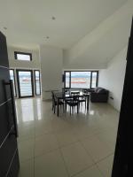 Entire apartment in the center, top floor with view of the beagle - B&B