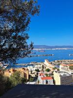 B&B Gibraltar - Sea View Apartment with Balcony & Beautiful Views - Bed and Breakfast Gibraltar