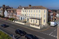 B&B Harwich - Dovercourt 2 bed Apartment - King Beds - Balcony - 9 - Bed and Breakfast Harwich