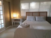 B&B Hartbeespoort - Water's Edge, Shabbat Guest House - Bed and Breakfast Hartbeespoort