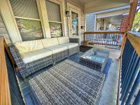 Modern Luxe 3BR 1BA with Bar 7 - Bed and Breakfast Columbus