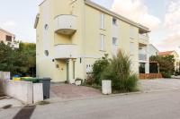 Apartments Olivella with Terrace - Chambres d’hôtes Baška