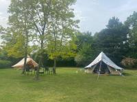 B&B Sittingbourne - Rhea Retreat - Bell Tent - Bed and Breakfast Sittingbourne