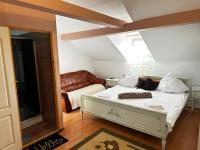Camera Familiare con Bagno Privato