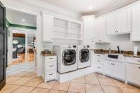 Luxury Mountain Mansion, 7BR, 8 king beds, 10000sf, Views, Pool, Sport Court, Gym, Sauna, Petting Zoo - Chambres d'hôtes Blue Ridge