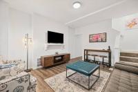 Centrally located renovated home - B&B