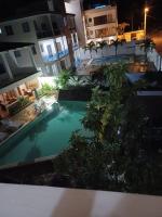 Tropical Doña Mayra apartahotel - B&B
