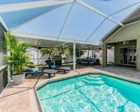 B&B Tampa - (HGR) Poolside Paradise: Vacation retreat. (Heated Pool) - Bed and Breakfast Tampa