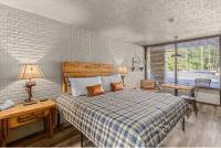 Stonegate Lodge King Bed WIFI Roku TV Salt Water Pool Room #203 - Ferienwohnung