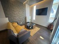 Navas Living 1 - Bed and Breakfast Kozáni