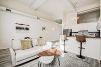 CozySuites - 2BR with Direct Skybridge Access #5 - B&B