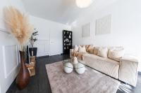 CineHome - 5 min Tours centre-Parking/Tram au pied - B&B