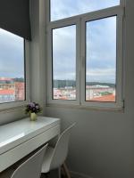 Lovely Monsanto View Studio Apartment in Campolide - ZAMB D - B&B Lisbona