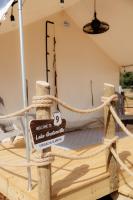 XLg Porch Deluxe glamping tents @ Lake Guntersville State Park - Chambres d'hôtes Guntersville