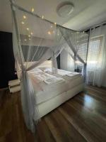 Ferienwohnung OUTLETCITY Metzingen - Bed and Breakfast