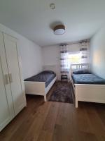 Ferienwohnung in Erftstadt 2 min fußläufig zum Bahnhof, Phantasialand, Köln, Köln Messe, Eifel - Chambres d'hôtes Erftstadt
