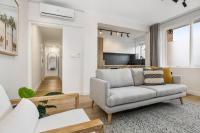 B&B Melbourne - Stylish 2- Bedroom Unit near parks, shopping and dining - Bed and Breakfast Melbourne