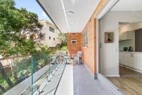 'Kangaroo Corner' Coastal Charm & Midcentury Flair - B&B Sydney