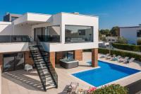 Luxusvilla mit Privatpool, Jacuzzi, Sauna, Meerblick - B&B