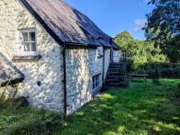 B&B Abergavenny - The Old Granary Farm Cottage - Bed and Breakfast Abergavenny