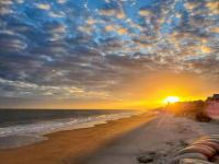 Sand & Sea: Beach Views For Miles! - B&B