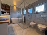 Chic Spacious Apartment Surrounded by Nature Near Opatija - B&B Matulji