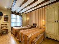 Zweibettzimmer mit Bad