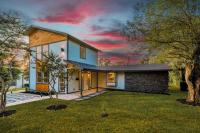 Modern Base - Lackland Delight - B&B