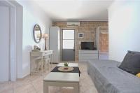 Leo and Emily's House - B&B Kopsochilades