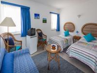 Tweepersoonskamer met 2 Aparte Bedden en Uitzicht op de Stad