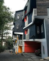 Amethyst Cozy 2 bedroom Apartment with Balcony