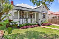 B&B Toowoomba - Ambiente Cottage - Pet and Family Friendly - Bed and Breakfast Toowoomba