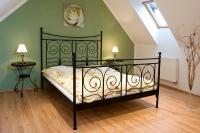 One-Bedroom Apartment with Sofa Bed