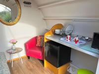 B&B Salisbury - Cosy 1 bedroom cabin- Moon Pod - Bed and Breakfast Salisbury