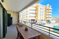 Apt MM - center of Armação de Pêra - B&B